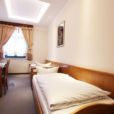 Hotel Europaeischer Hof Elsterwerda Bagian luar foto
